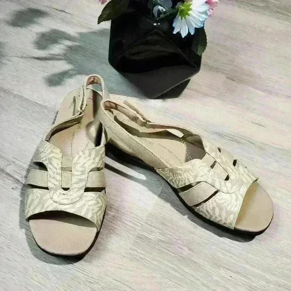 Grasshoppers Womens Open Toe Sling Back Sandals Semi Flatform Lightweight Comfy - Picture 3 of 16